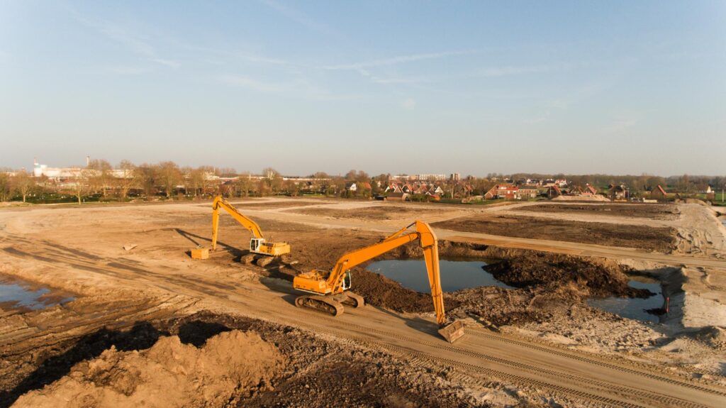 un chantier de nivellement de terrain