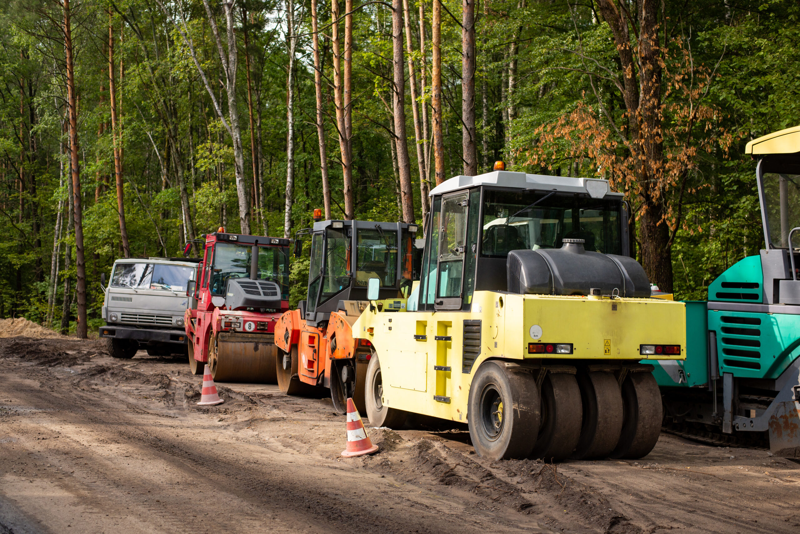 Modern equipment and machines for making high-quality asphalt roads.
